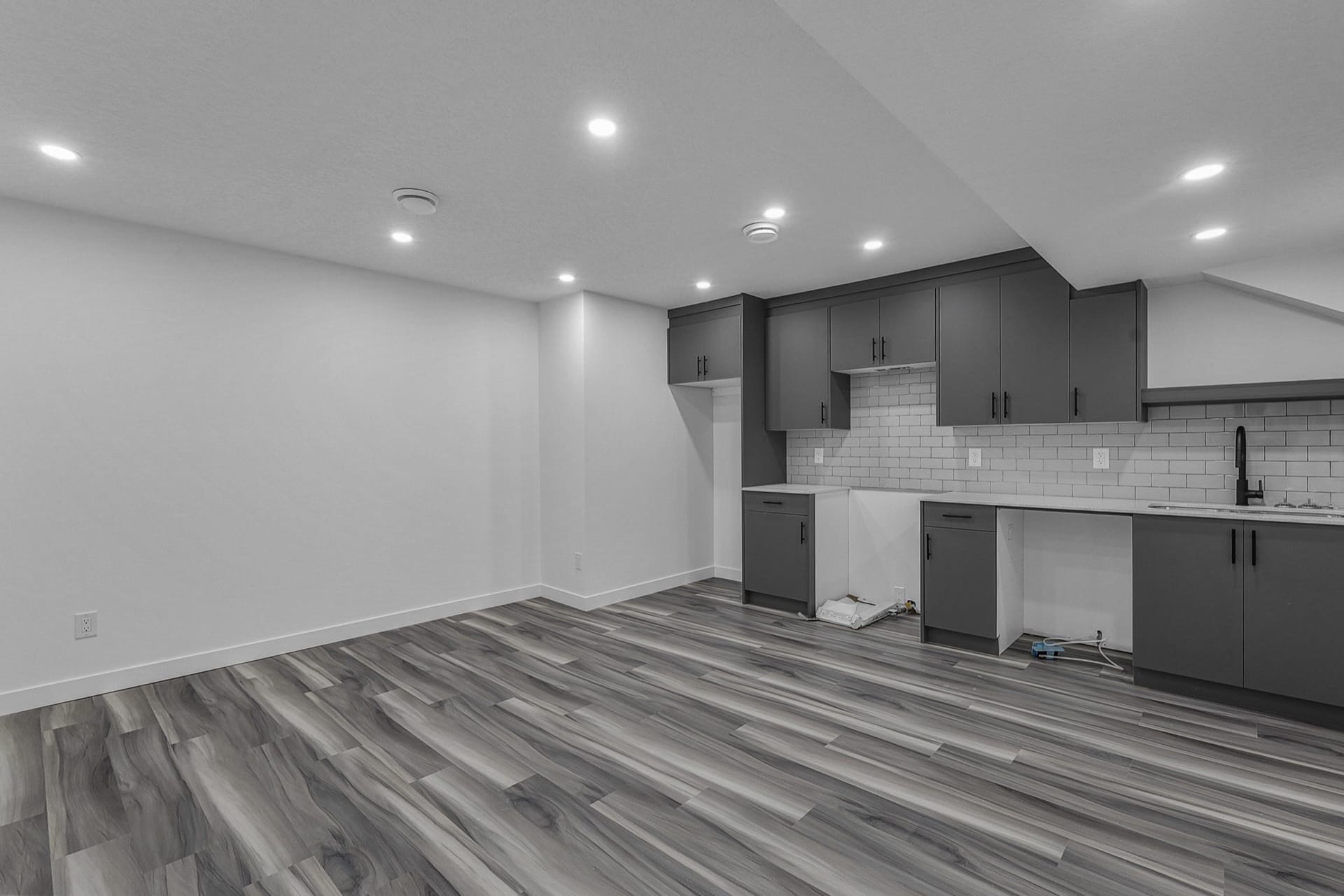 Belmont Legal Suite, Calgary