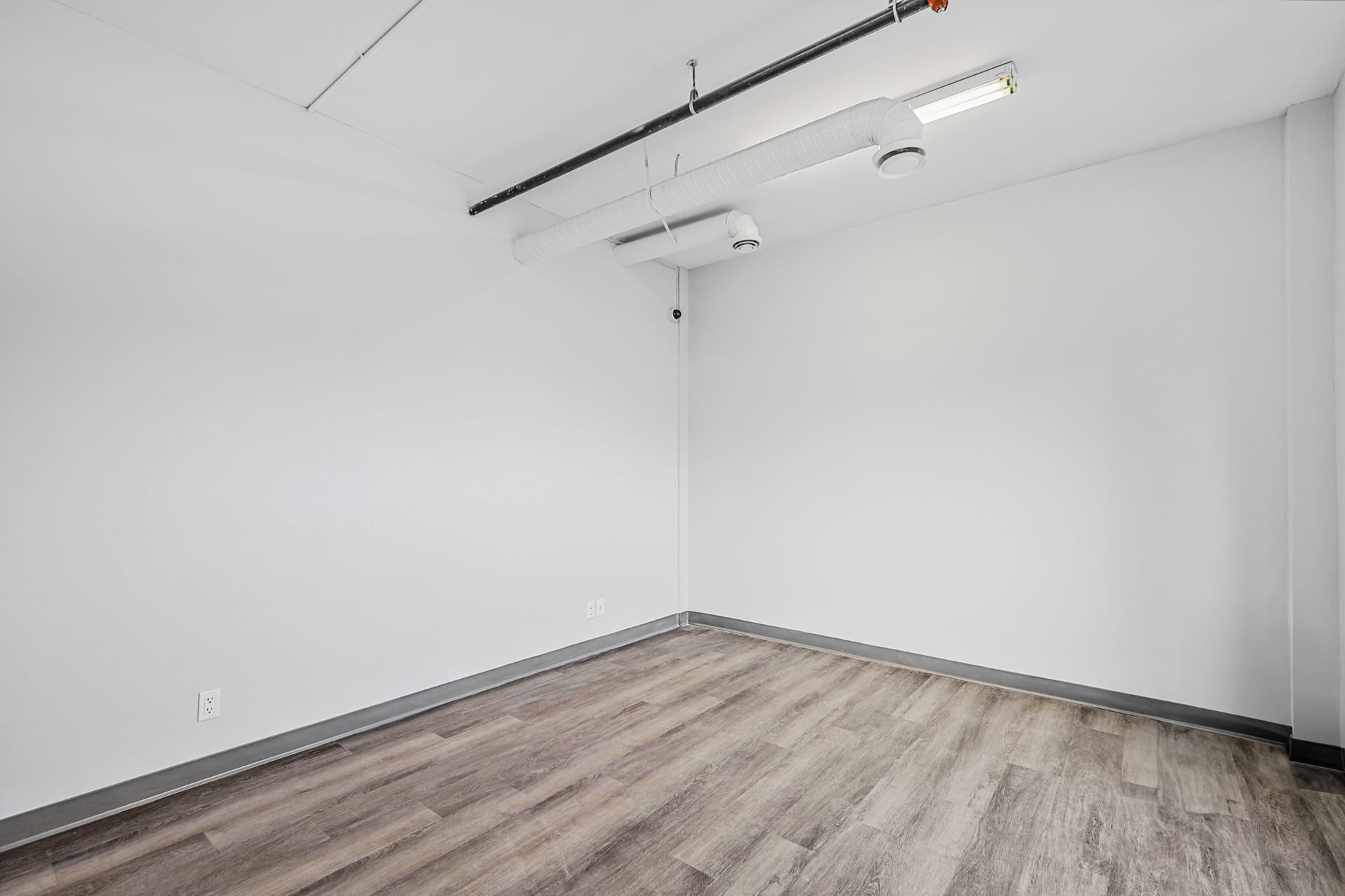 Automotive Retail Store, Calgary