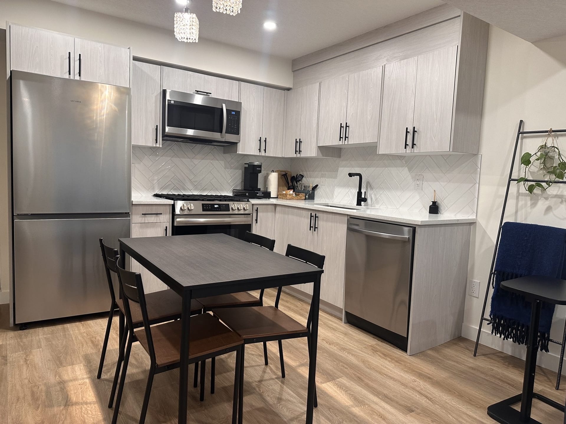 Pantego Conversion, Calgary